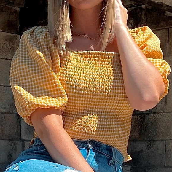Yellow gingham puff sleeve smocked top - Picture 2 of 5